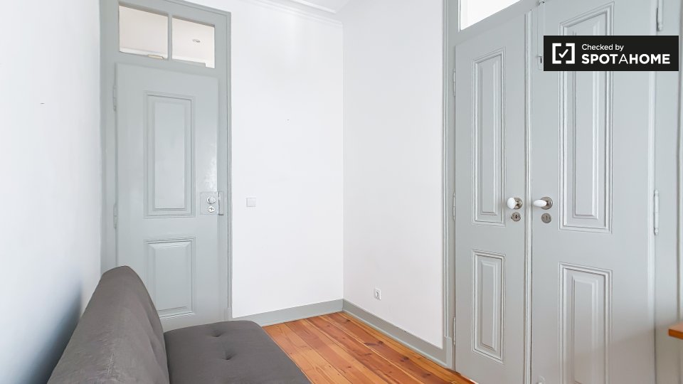 Apartment Lisbon, 2 beds, 70m² — photo 5