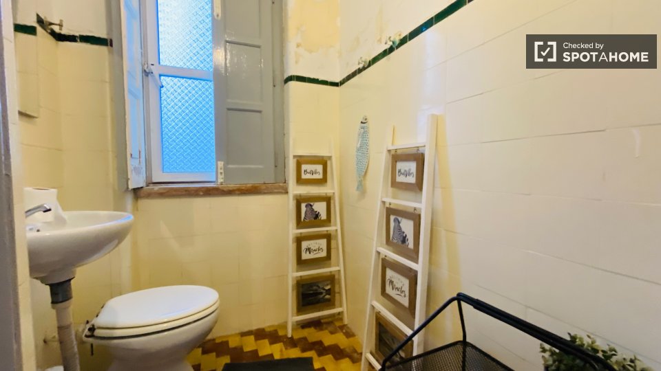 Double room Lisbon, 5 beds, 120m² — photo 43