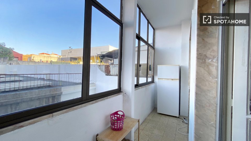 Double room Lisbon, 3 beds, 70m² — photo 16