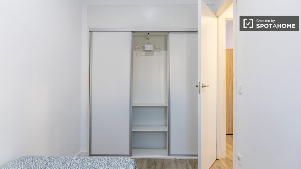 Double room Madrid, 5 beds — photo 16