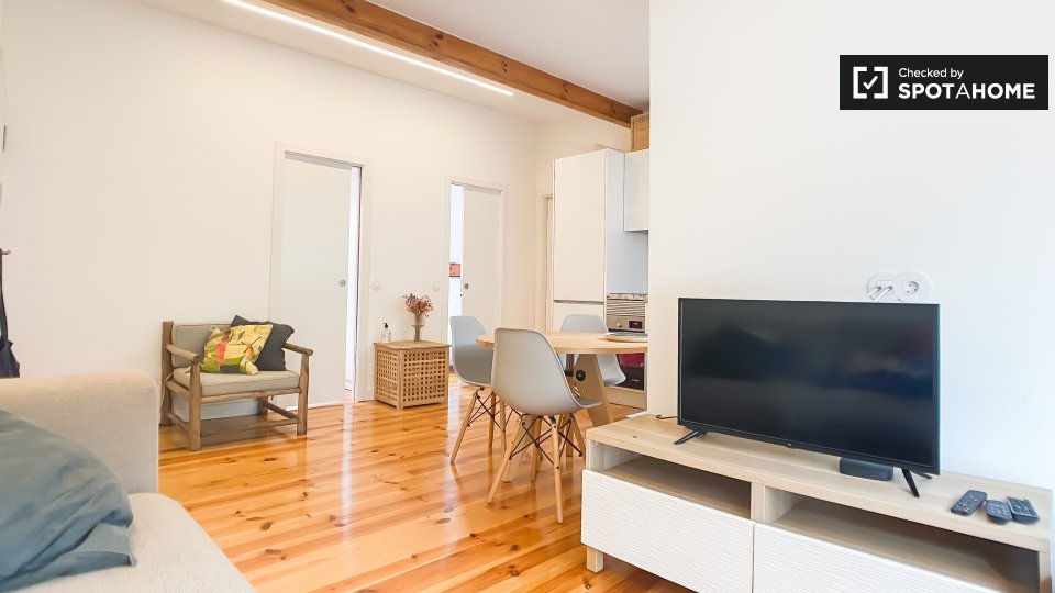 Apartment Lisbon, 2 beds, 70m² — photo 5