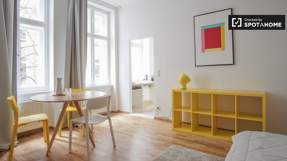 Chic studio apartment for rent in Friedrichshain, Berlin (ref 146609) Spotahome