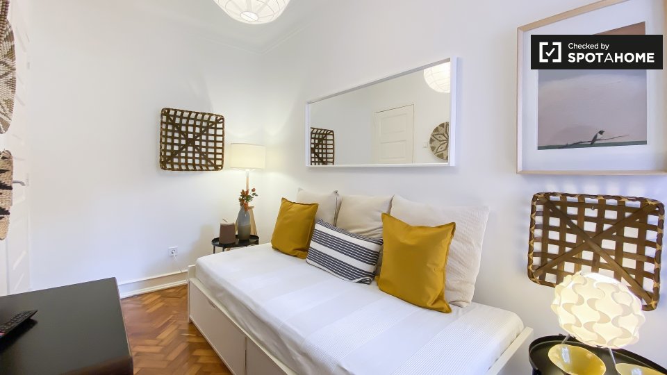 Double room Lisbon, 4 beds — photo 4