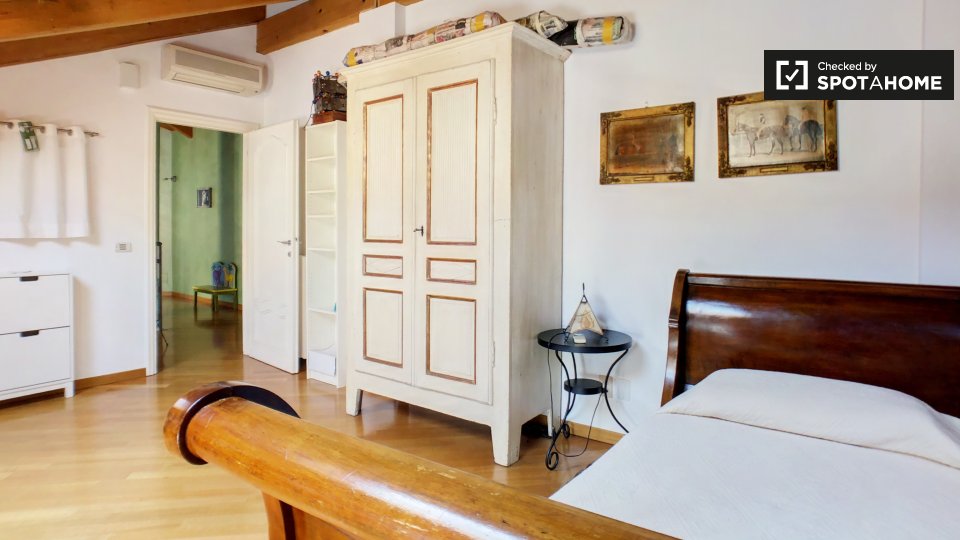 Double room Milan, 1 bed, 400m² — photo 1