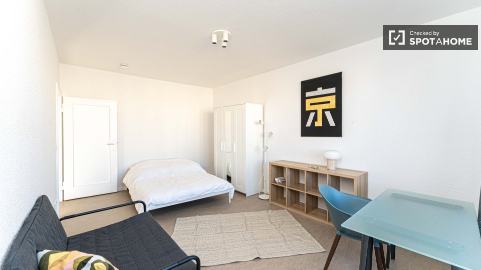 Double room Berlin, 4 beds, 68m² — photo 14