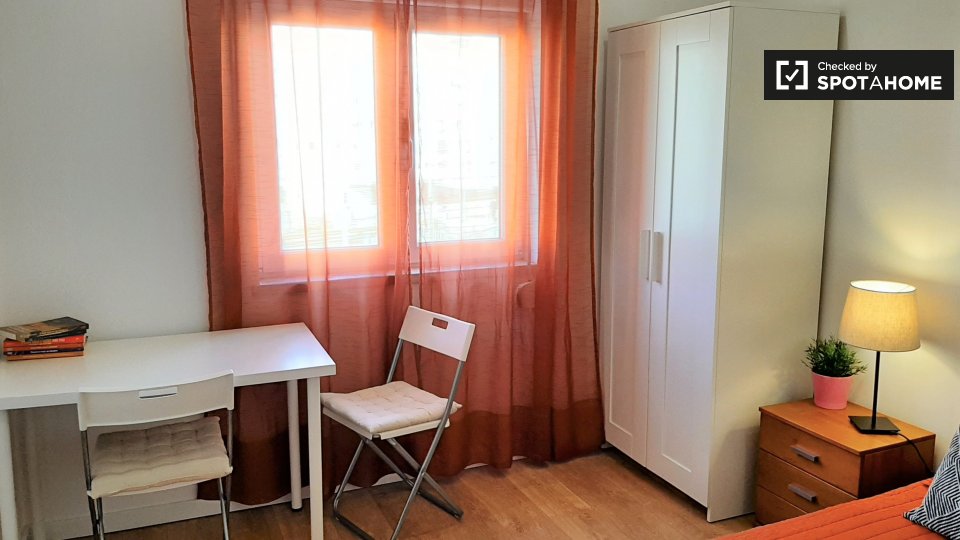 Double room Lisbon, 4 beds, 100m² — photo 3