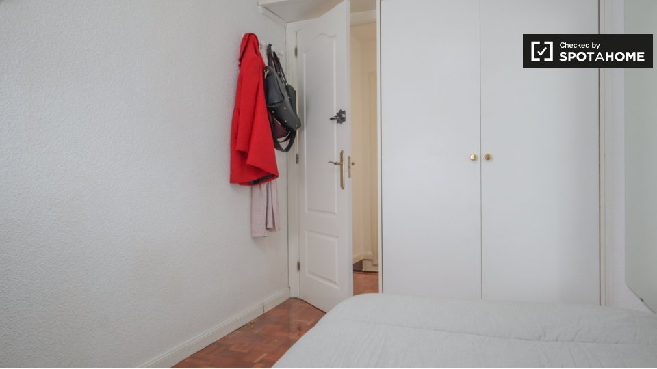 Double room Madrid, 4 beds — photo 16
