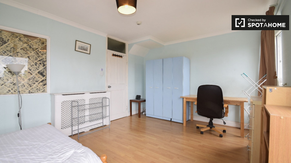 Double room London, 4 beds — photo 1