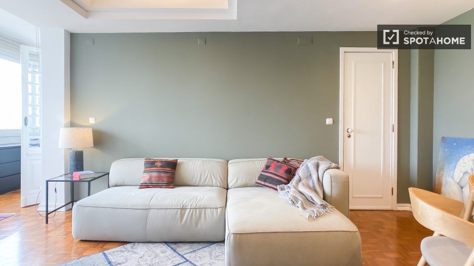 Apartment Lisbon, 1 bed, 60m² — photo 12