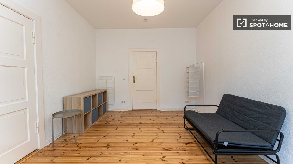 Double room Berlin, 3 beds, 73m² — photo 17