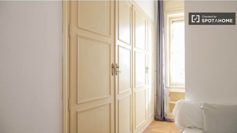 Double room Madrid, 18 beds — photo 15