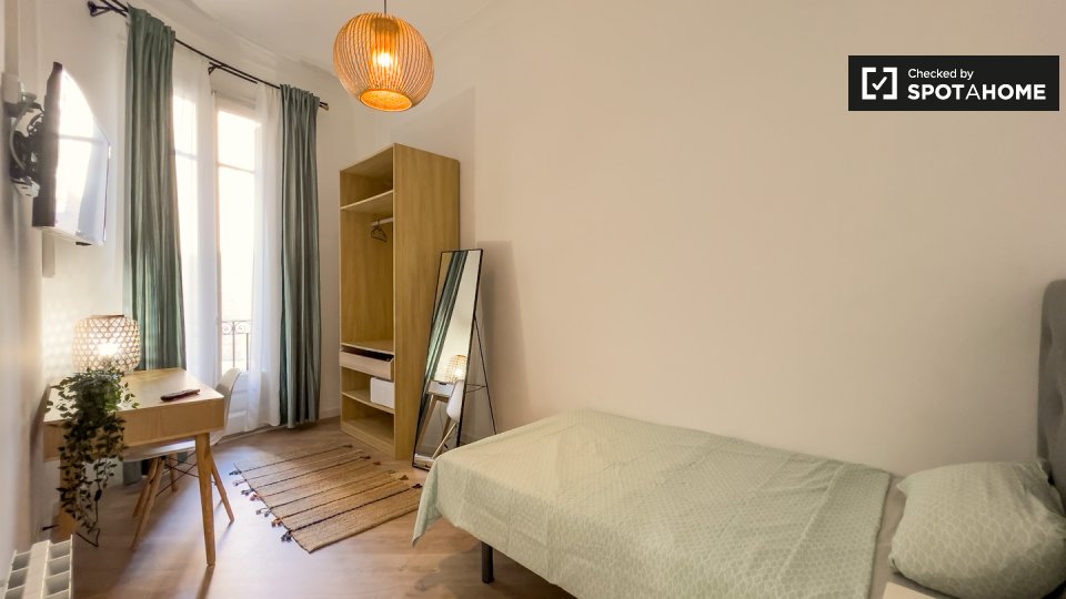 Double room Barcelona, 7 beds, 125m² — photo 13