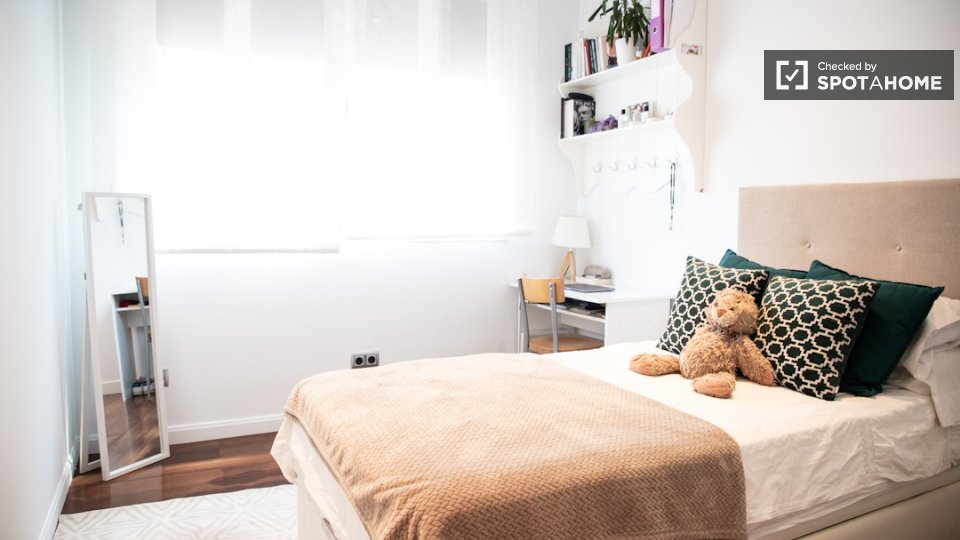 Double room Madrid, 4 beds, 152m² — photo 5