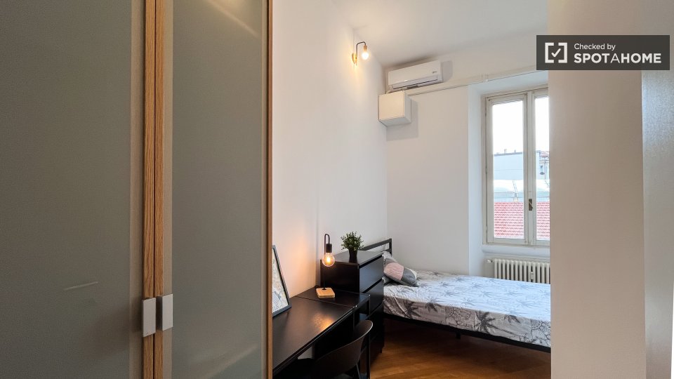 Double room Milan, 5 beds — photo 10