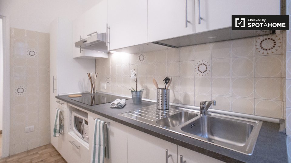 Double room Milan, 3 beds, 70m² — photo 7
