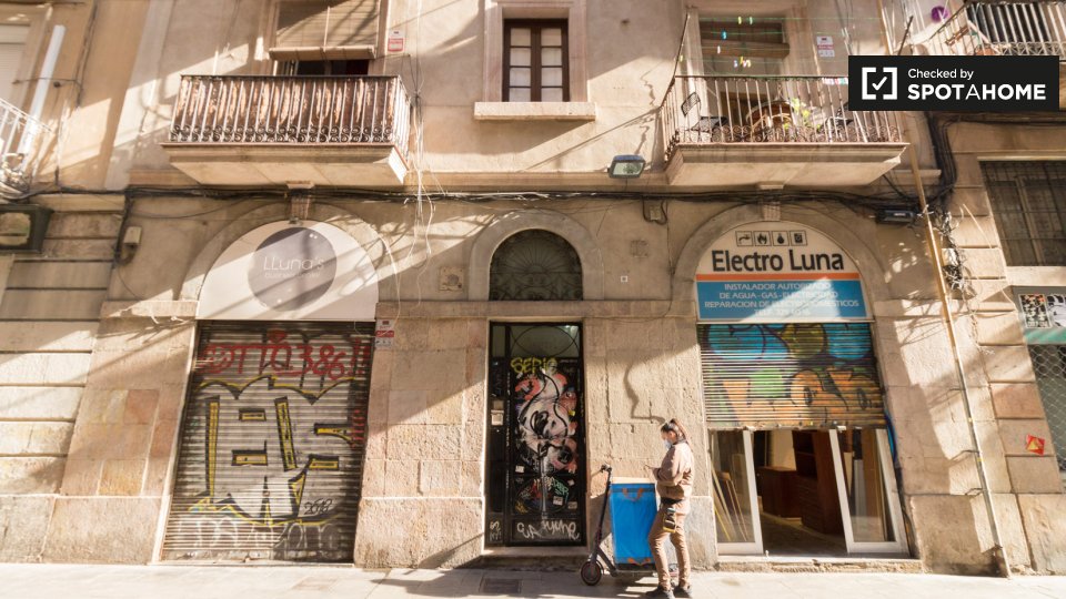 Double room Barcelona, 5 beds, 65m² — photo 20