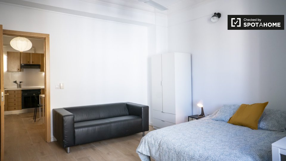 Double room Valencia, 6 beds — photo 1