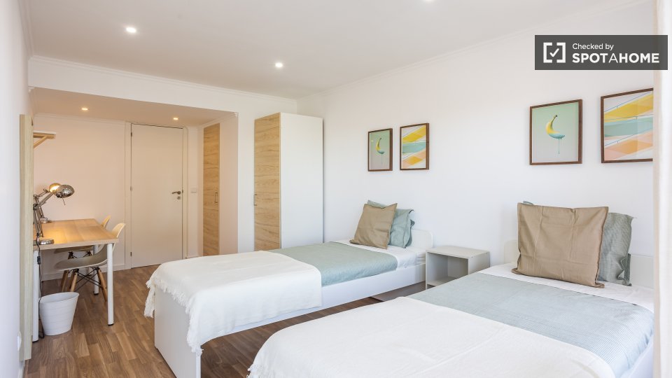 Double room Lisbon, 8 beds, 200m² — photo 2