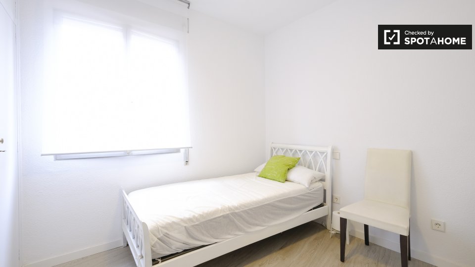 Double room Madrid, 6 beds, 160m² — photo 2