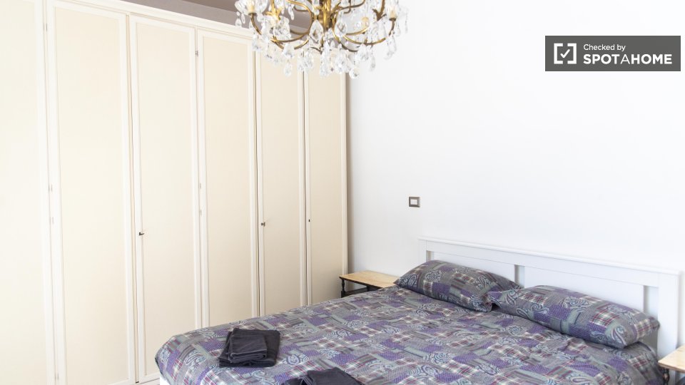 Double room Rome, 3 beds — photo 13