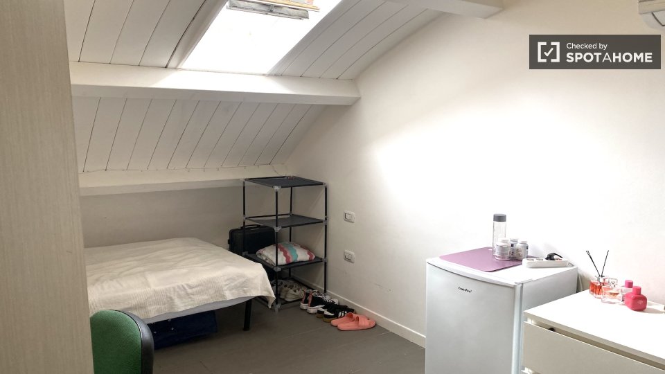 Double room Rome, 2 beds — photo 8