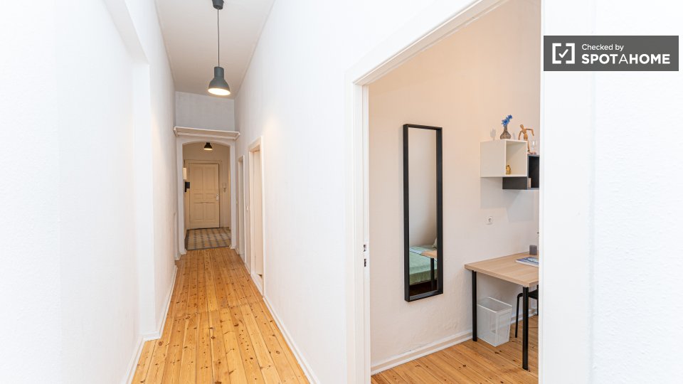 Double room Berlin, 3 beds, 75m² — photo 19