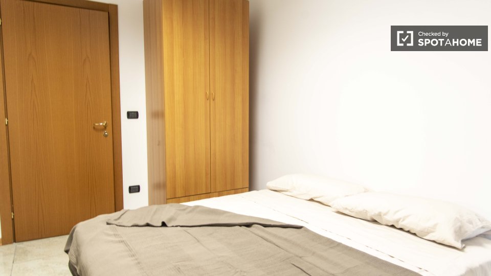 Double room Rome, 3 beds — photo 2
