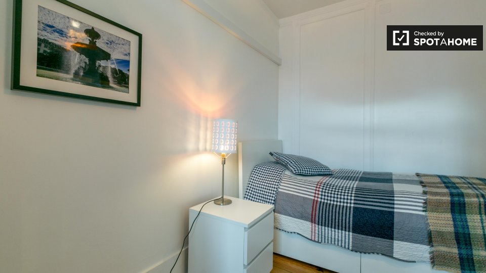 Double room Lisbon, 5 beds, 170m² — photo 2