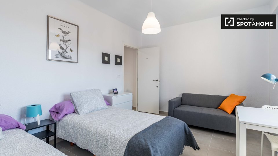 Double room Valencia, 3 beds — photo 2