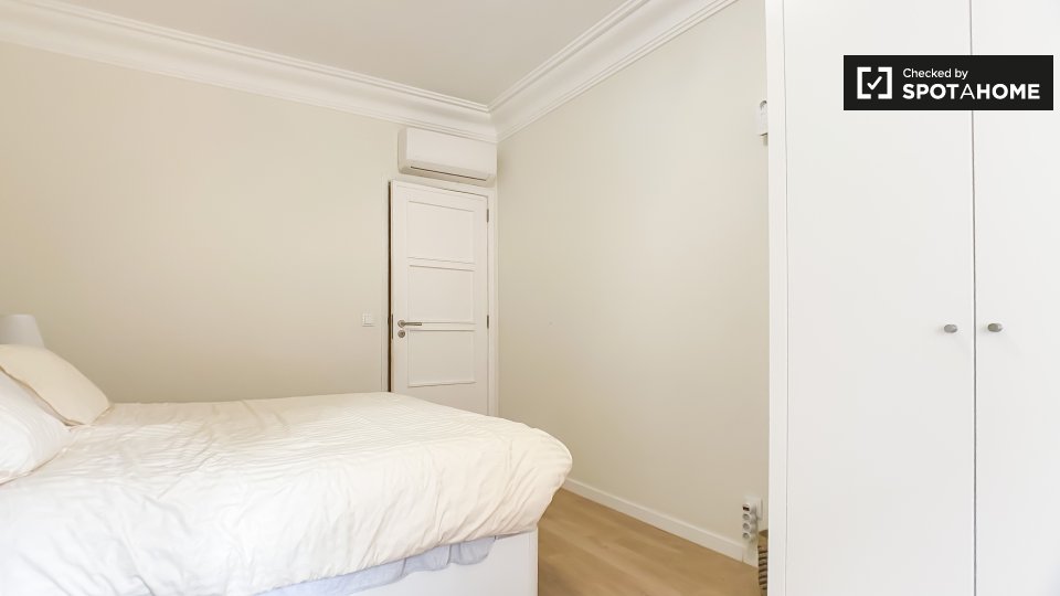 Double room Lisbon, 4 beds, 240m² — photo 3