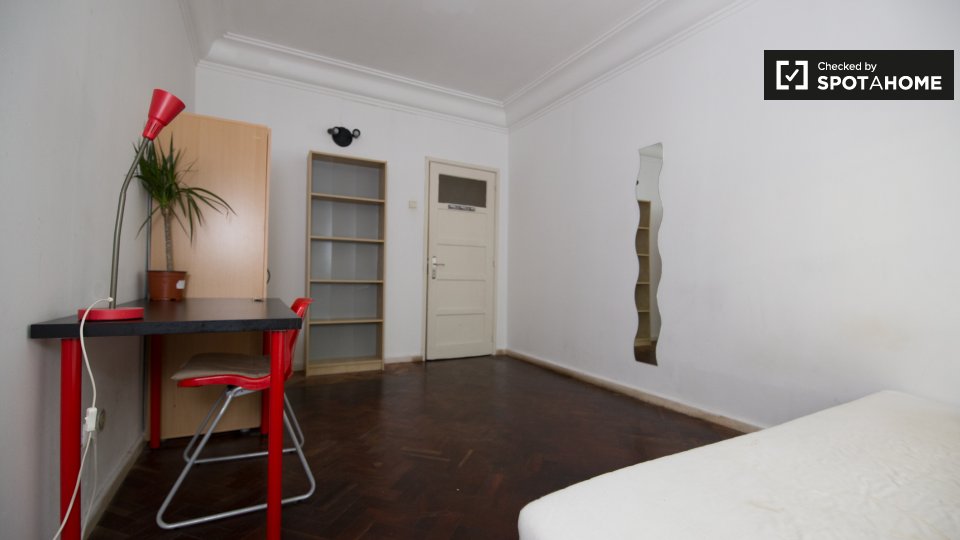 Double room Lisbon, 7 beds, 100m² — photo 3