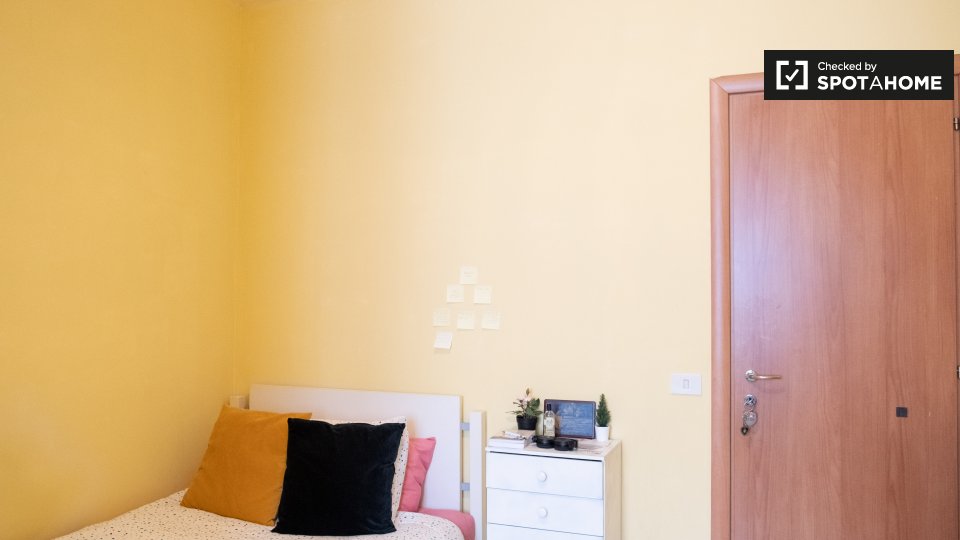 Double room Rome, 3 beds — photo 1