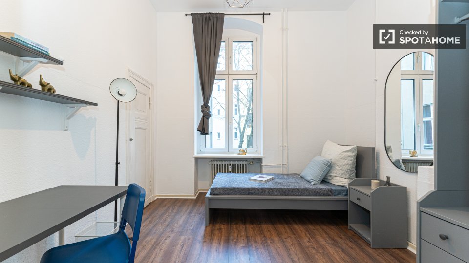 Double room Berlin, 7 beds, 146m² — photo 11