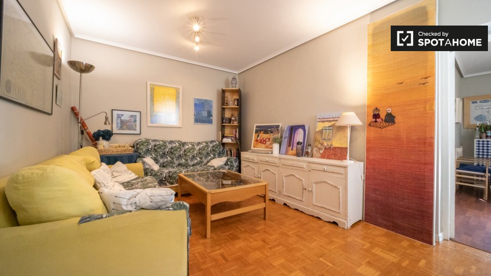 Double room Madrid, 5 beds, 150m² — photo 7