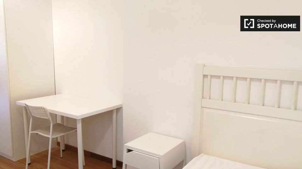 Double room Rome, 5 beds, 140m² — photo 11