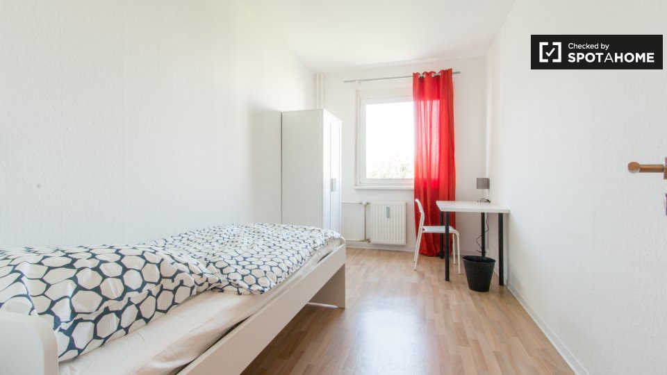 Double room Berlin, 5 beds, 102m² — photo 16