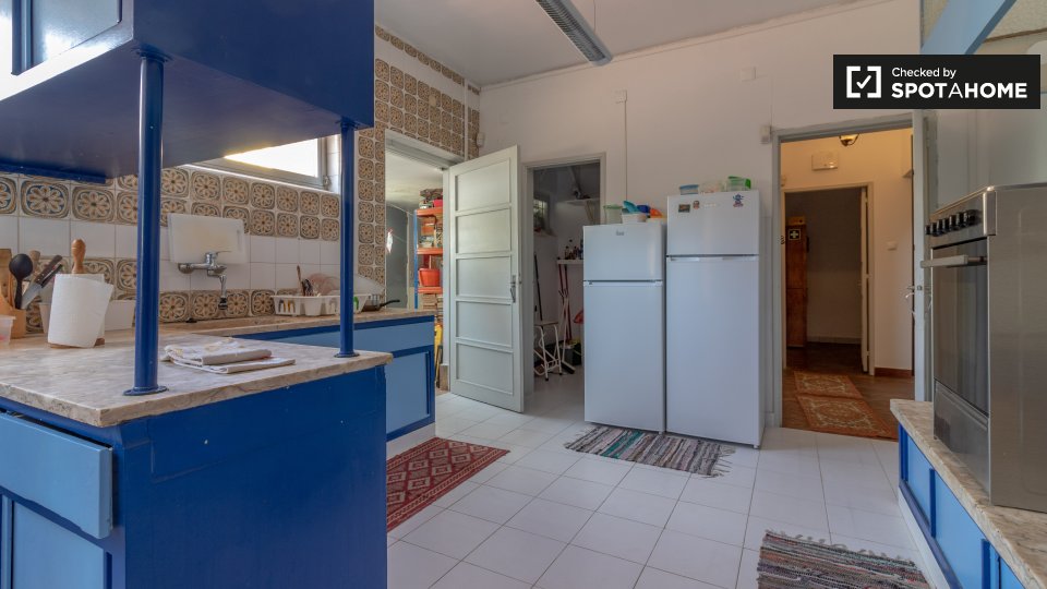 Double room Lisbon, 6 beds, 250m² — photo 12