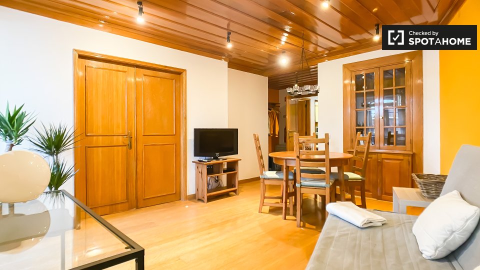 Apartment Lisbon, 2 beds, 65m² — photo 4