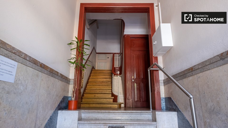 Double room Lisbon, 6 beds — photo 19