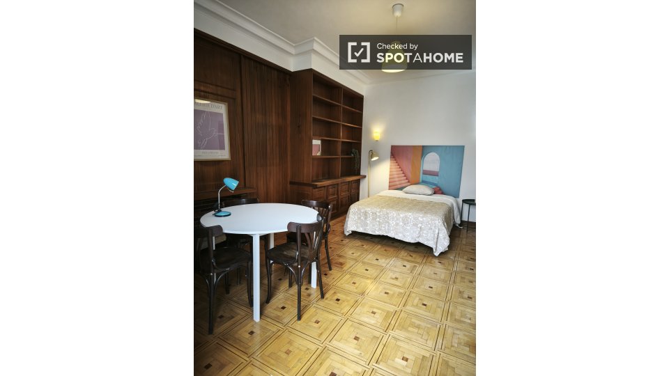 Double room Madrid, 6 beds, 200m² — photo 16