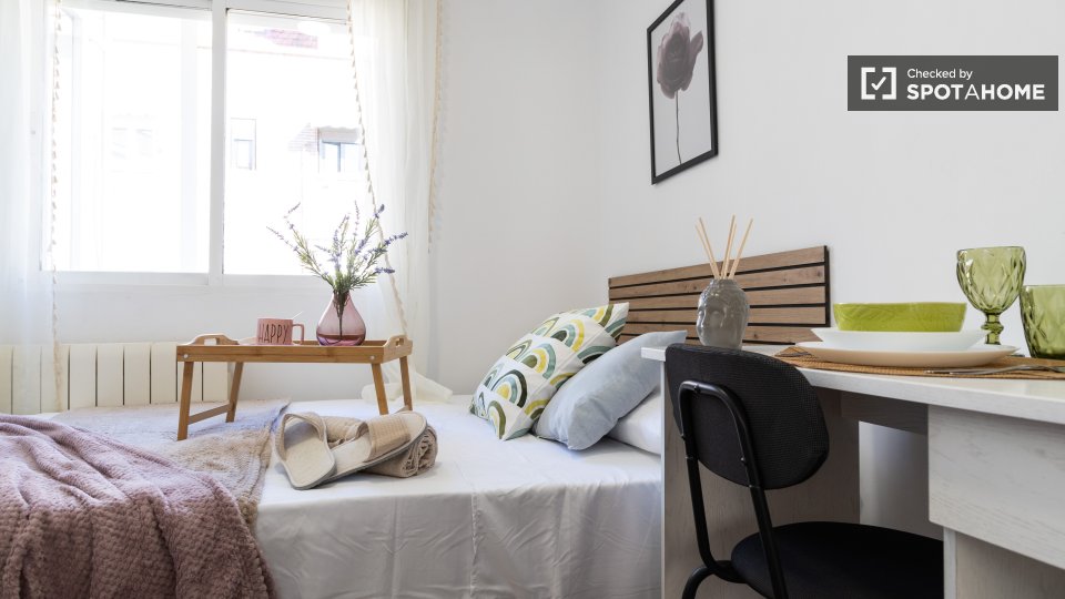 Double room Madrid, 4 beds — photo 13