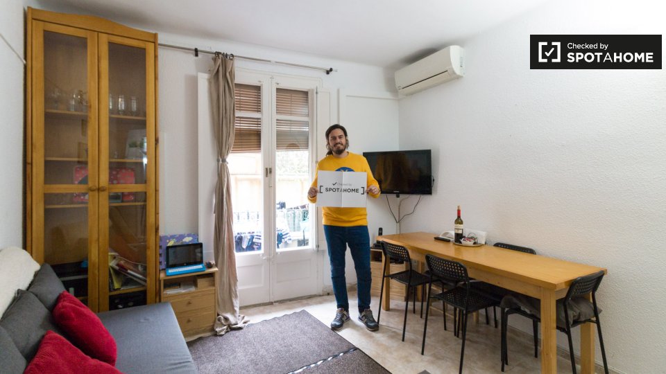 Double room Barcelona, 3 beds — photo 17