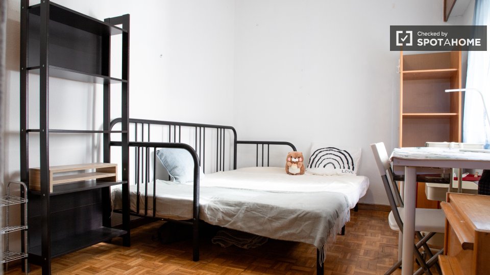 Double room Madrid, 4 beds — photo 11