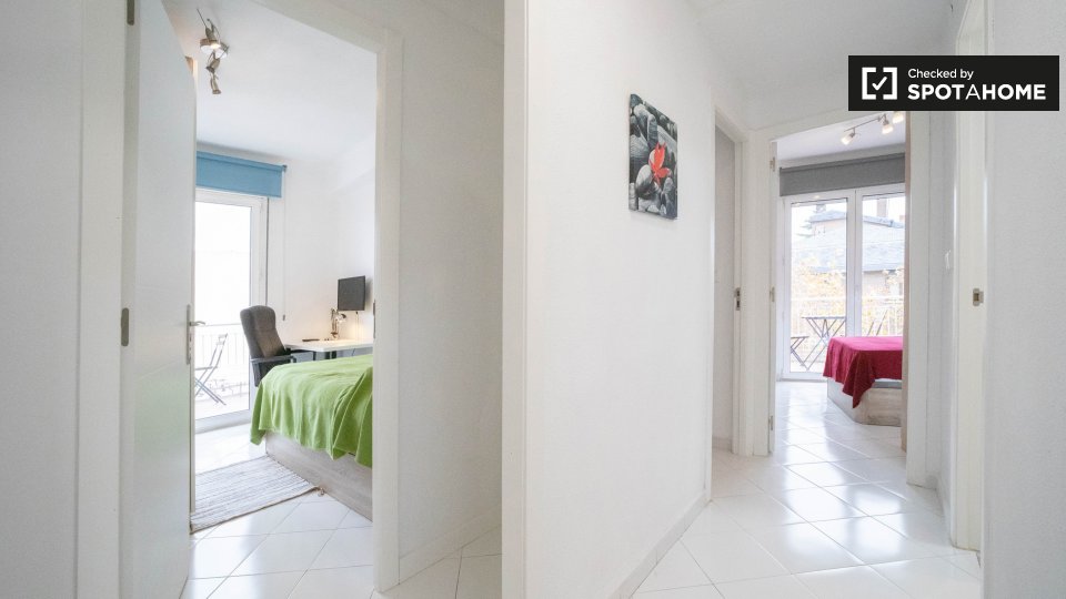 Double room Madrid, 5 beds, 110m² — photo 18