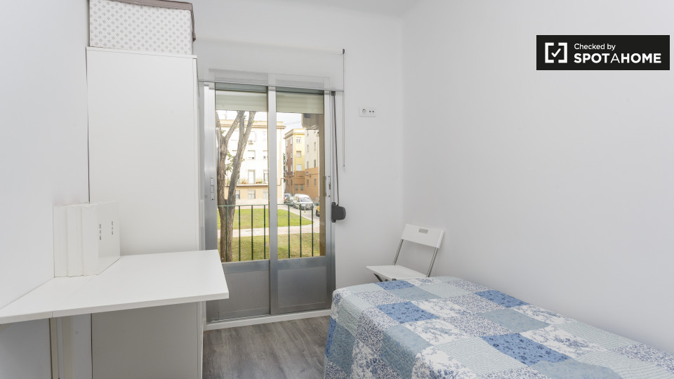 Double room Madrid, 3 beds, 52m² — photo 2