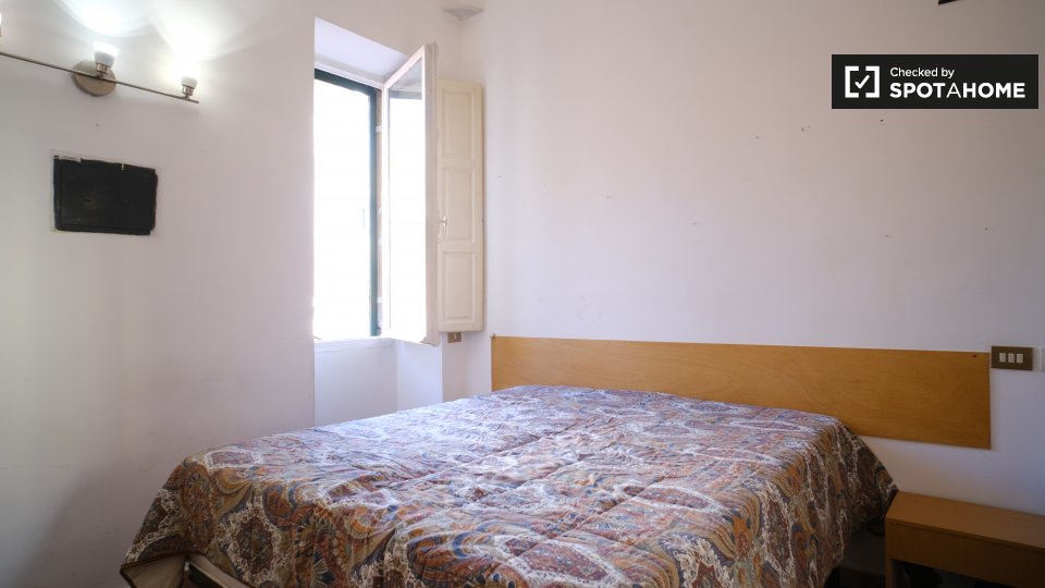 Double room Rome, 3 beds — photo 3