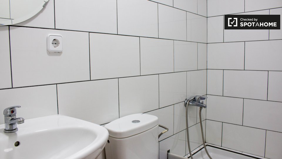Double room Barcelona, 3 beds — photo 12
