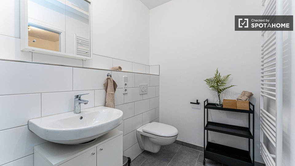 Double room Berlin, 5 beds, 105m² — photo 9