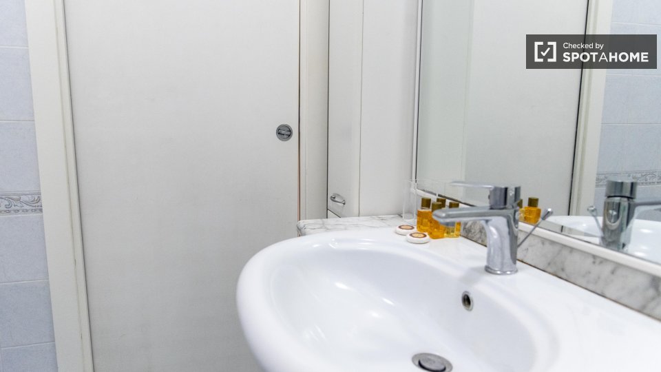 Apartment Rome, 1 bed — photo 9