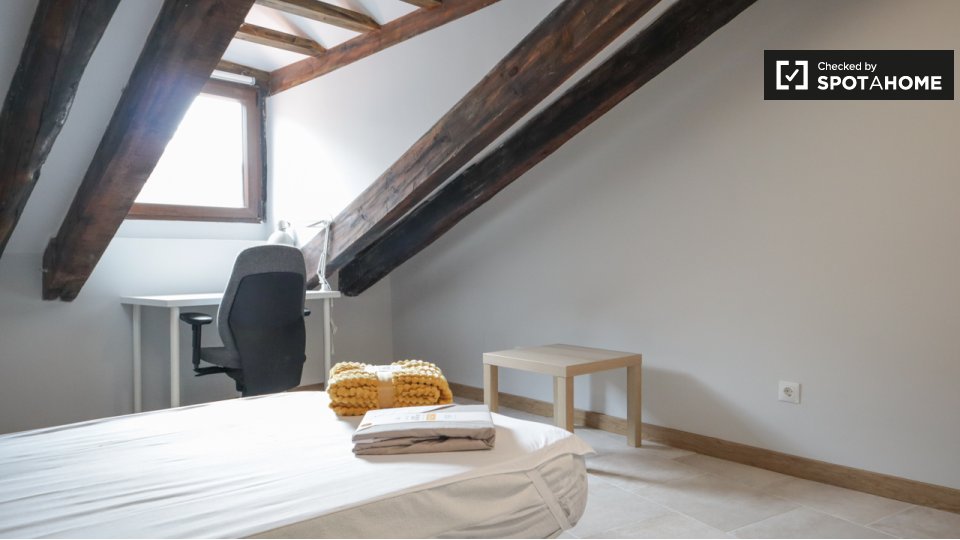 Double room Madrid, 3 beds — photo 3